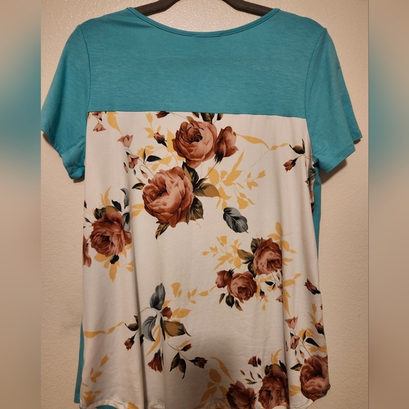 Top - Picture 2 of 3